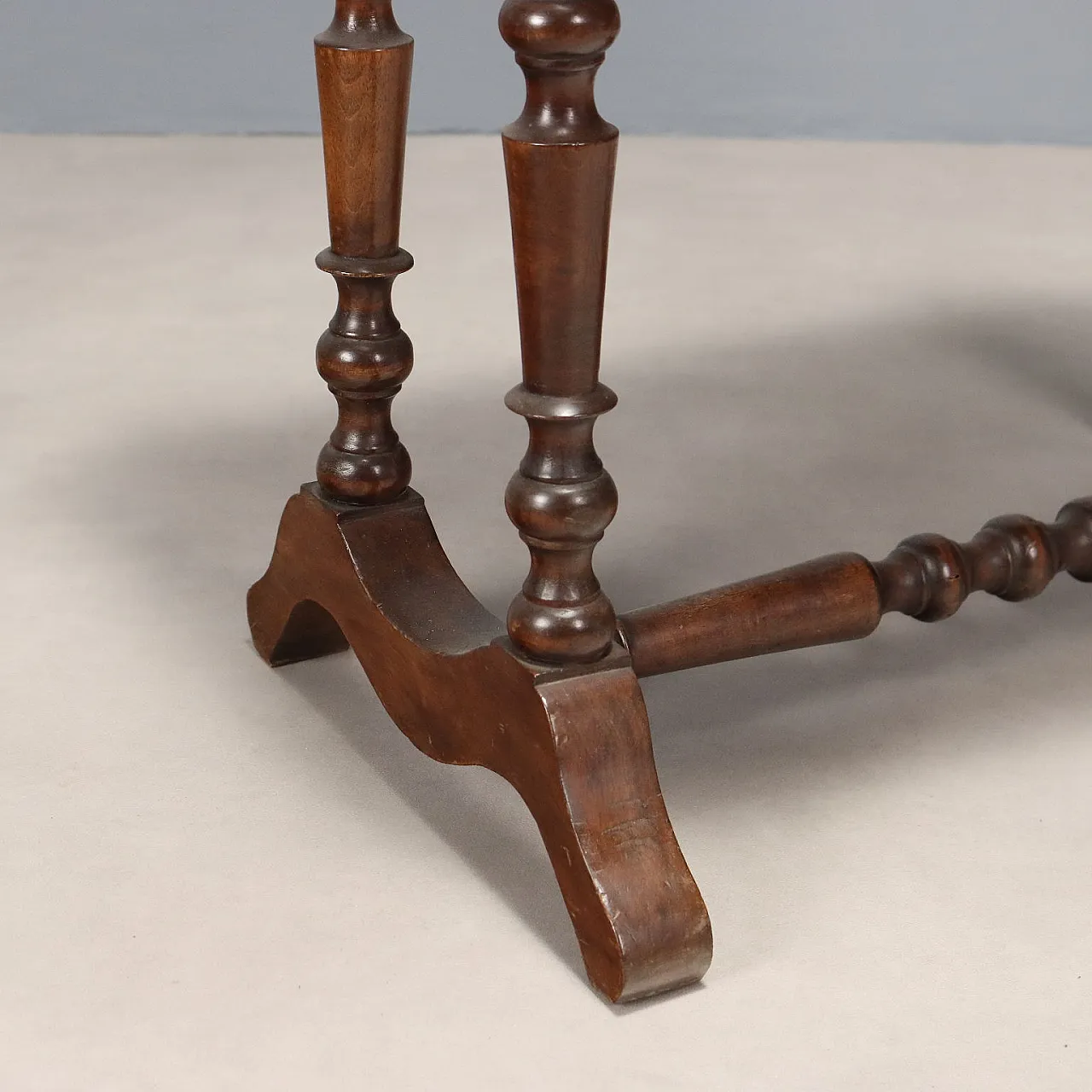 Tavolo da lavoro in noce con cassetto, '900 9