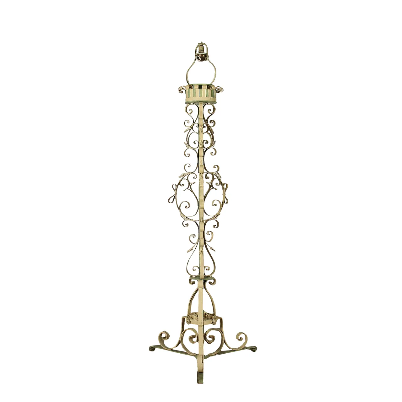 Candeliere in ferro battuto lavorato, del '900 1