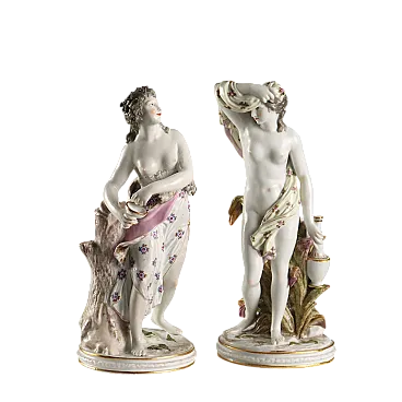 Coppia di sculture in porcellana policroma, '800