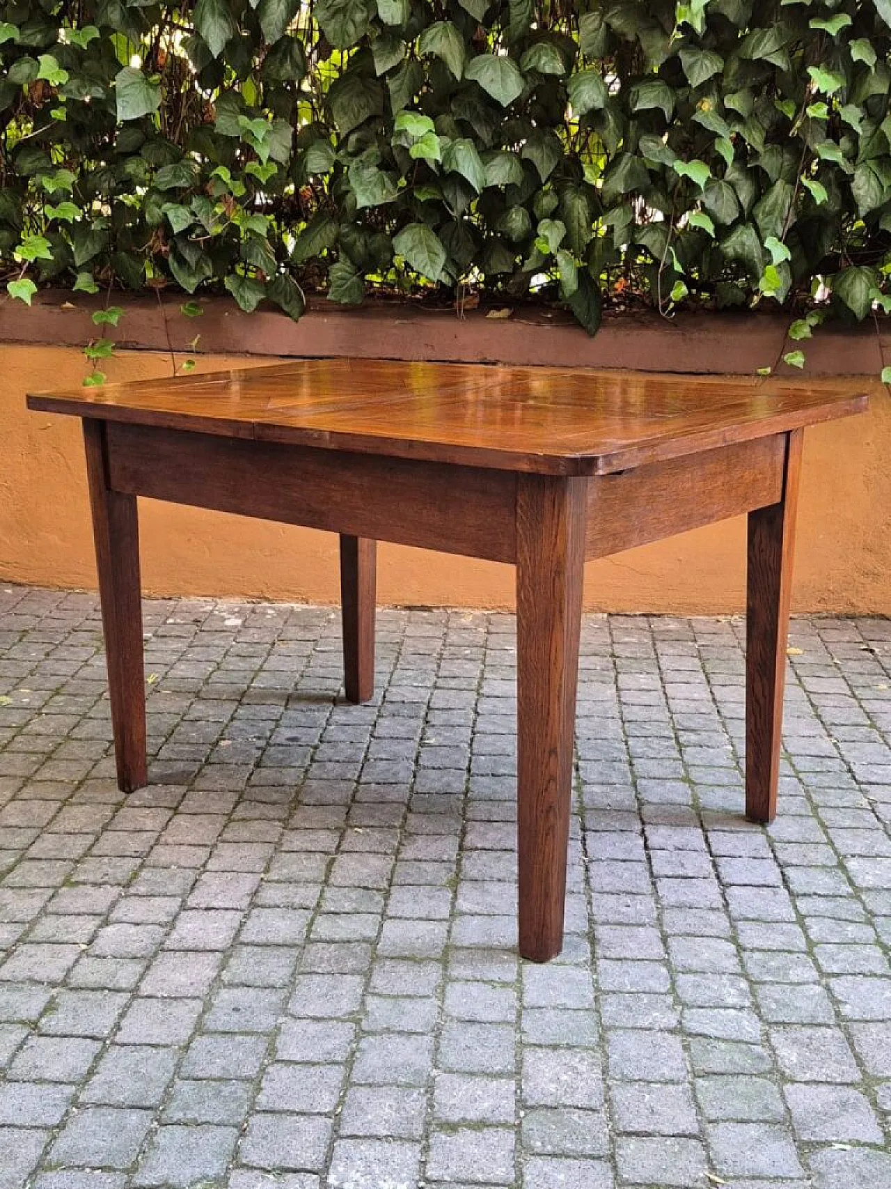Viennese oak wood extendable table, 19th century 4