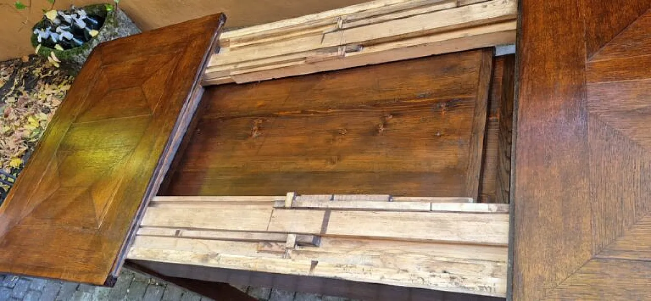 Viennese oak wood extendable table, 19th century 6