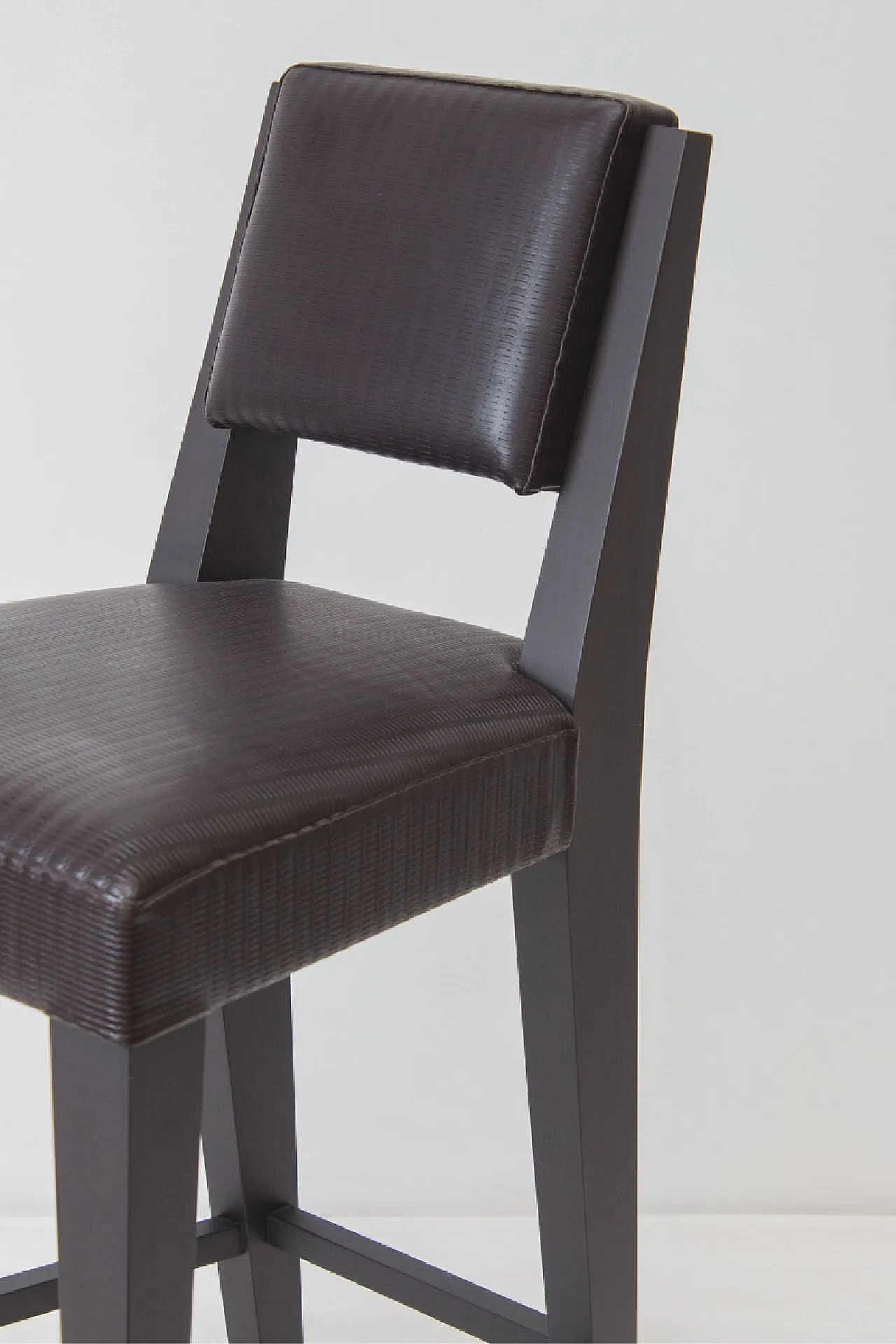 Coppia di sgabelli alti by Cassina, anni 2000 9