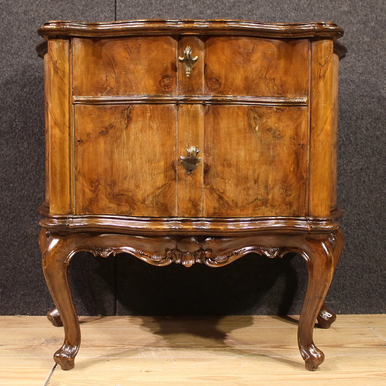 Pair Venetian bedside tables, 20th century 10