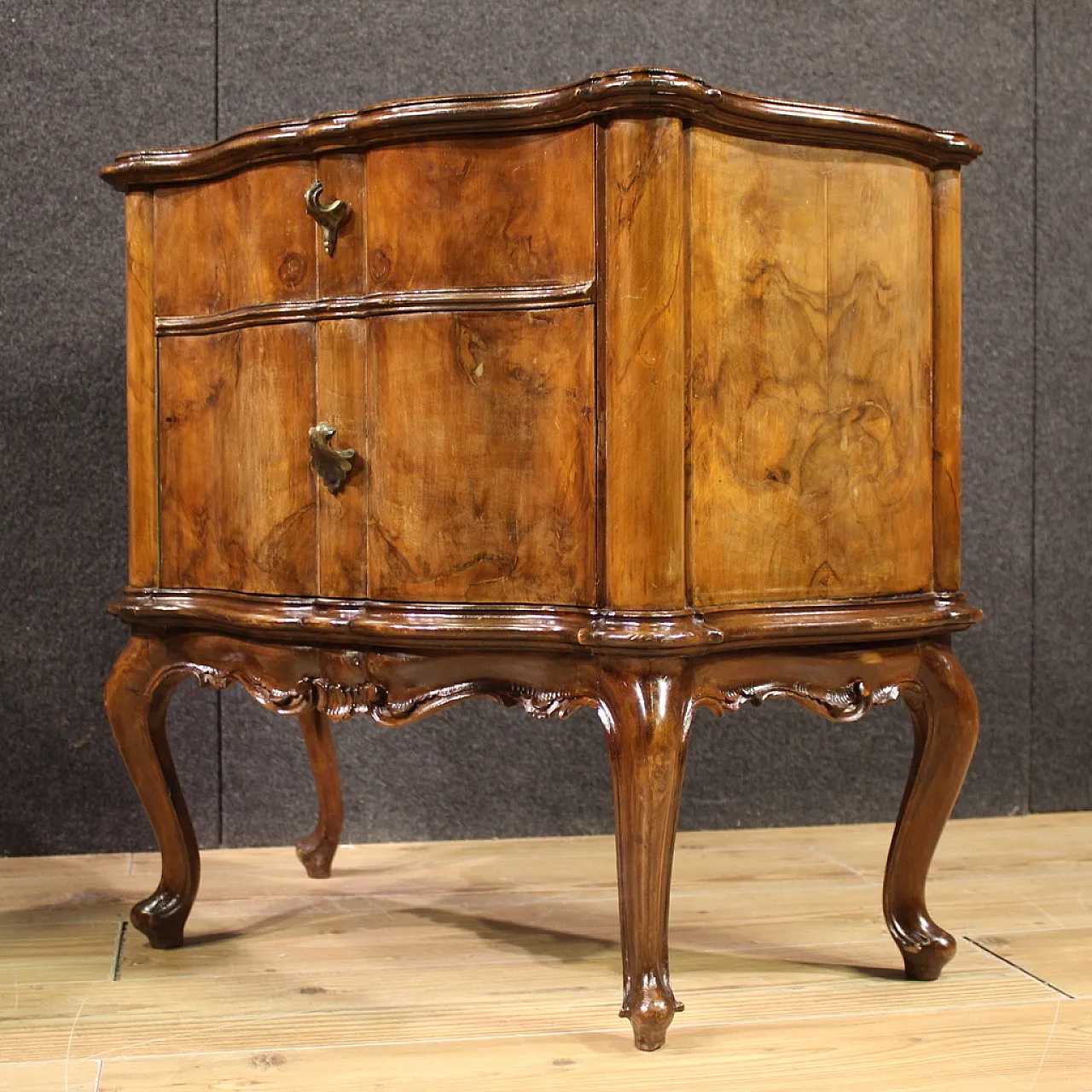 Pair Venetian bedside tables, 20th century 11