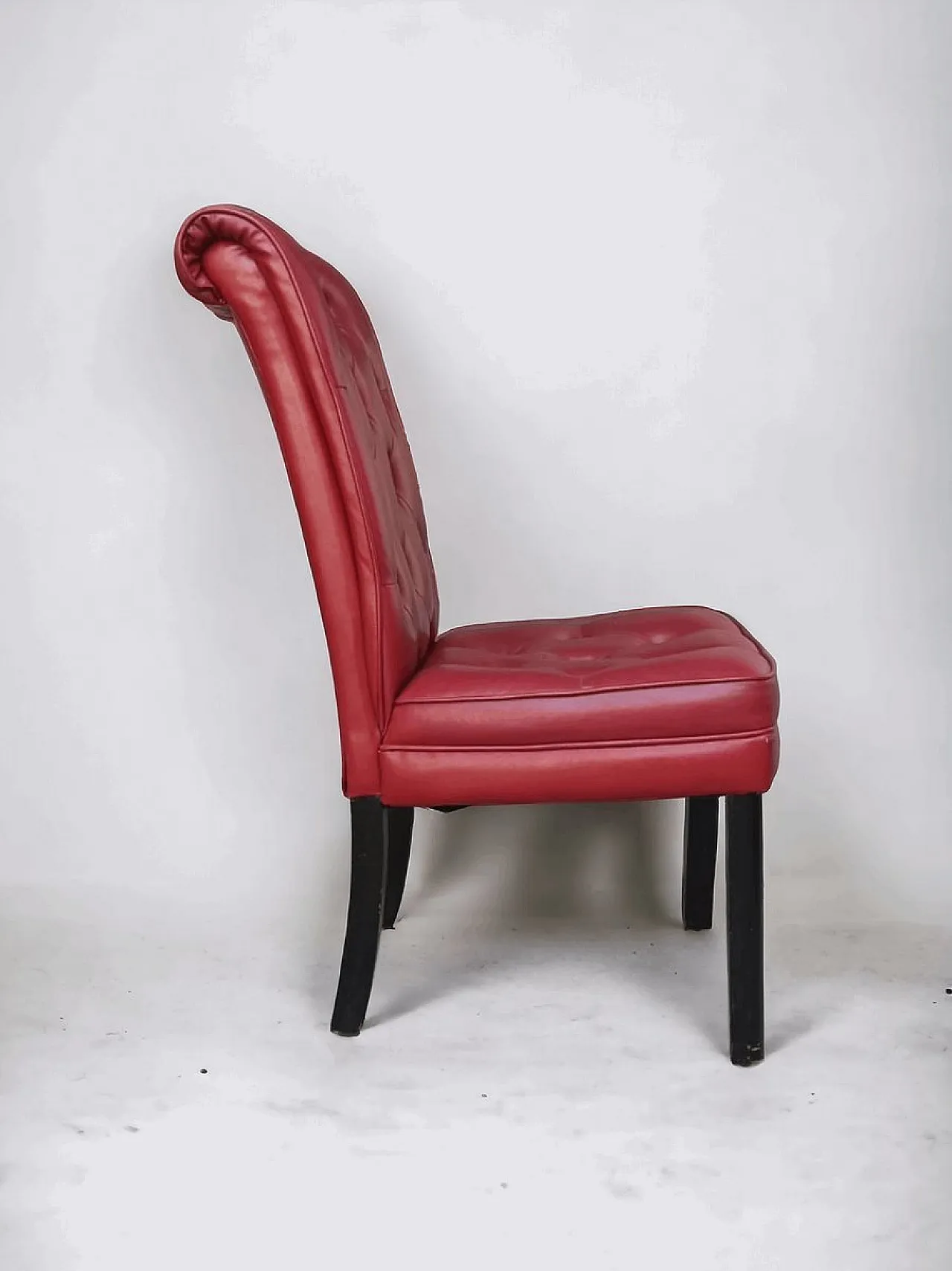 Coppa di sedie Chesterfield in pelle, anni '90 4