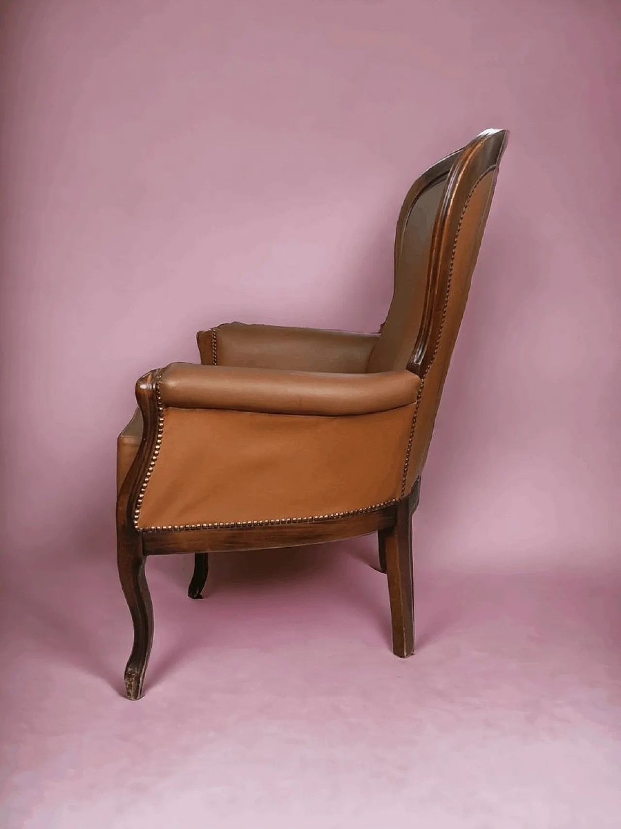 Poltrona in pelle e noce, metà '900 2