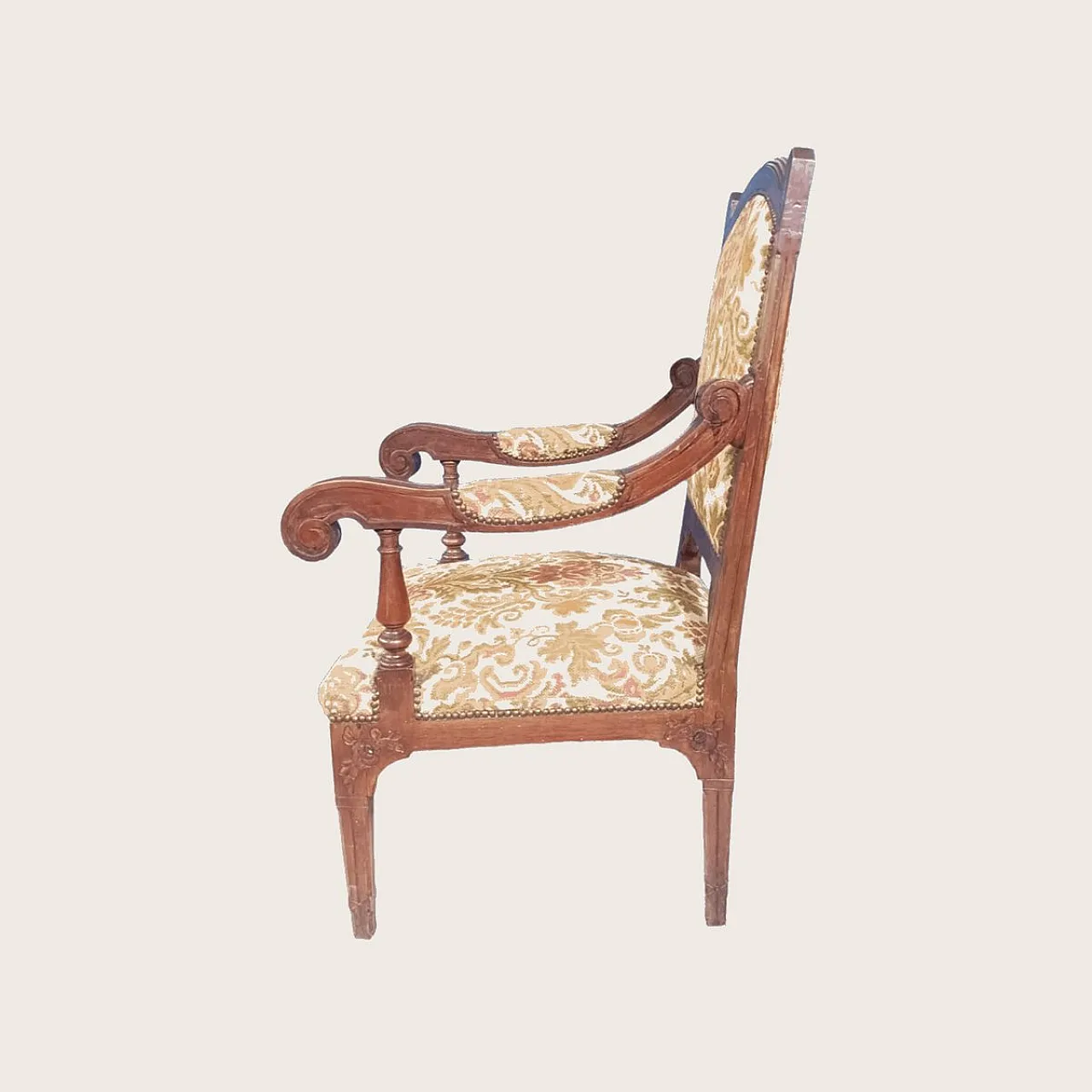 Carved wooden Damask armchair, 1940s 2