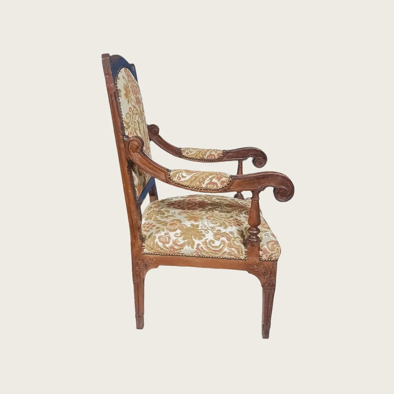 Carved wooden Damask armchair, 1940s 4