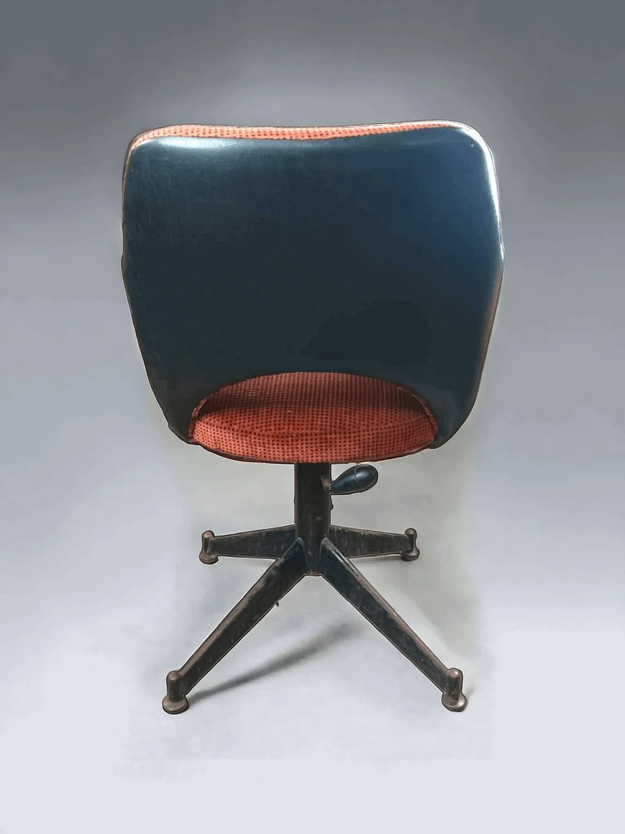 Poltrona girevole in similpelle e velluto, anni '60 3