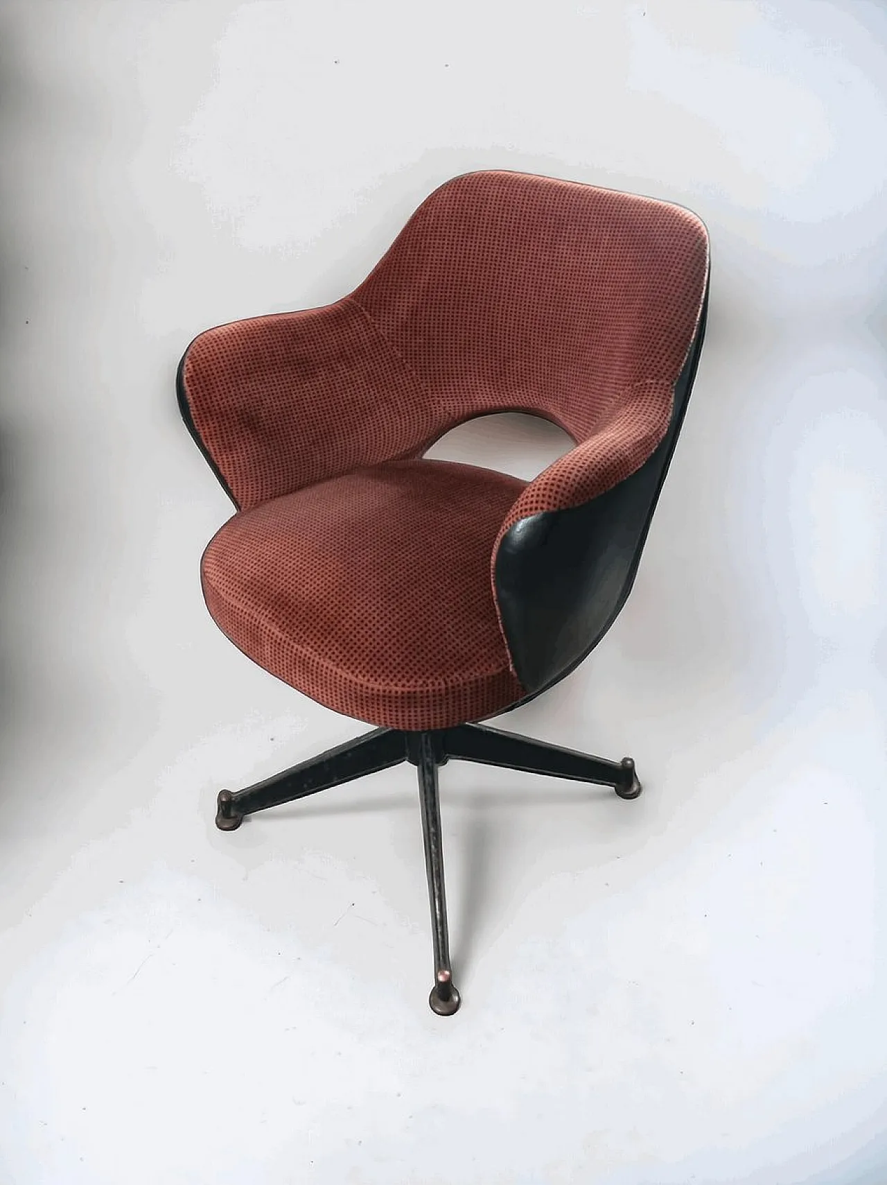 Poltrona girevole in similpelle e velluto, anni '60 6