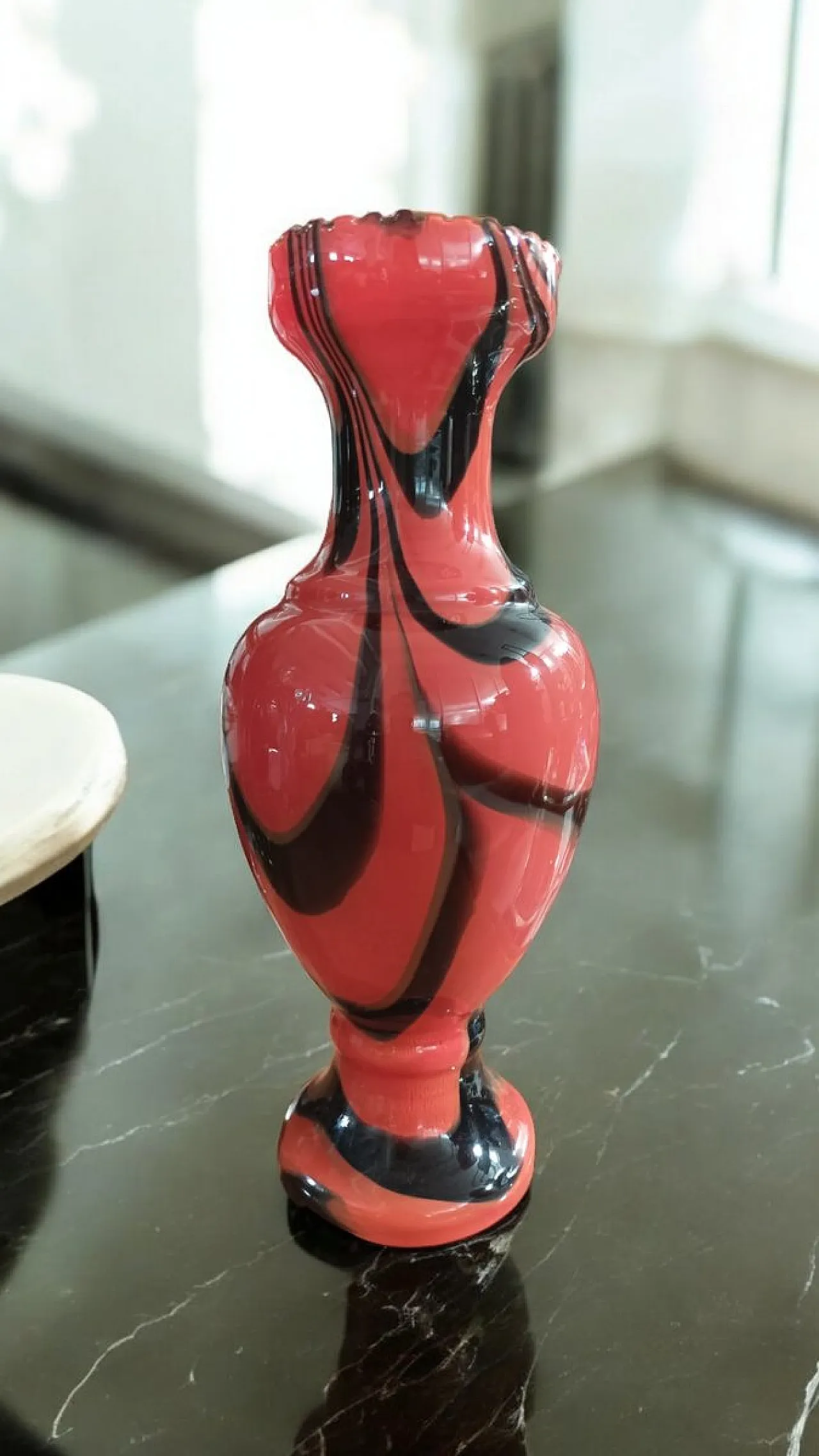 Vaso in vetro opalino attribuito a Carlo Moretti, anni '70 1