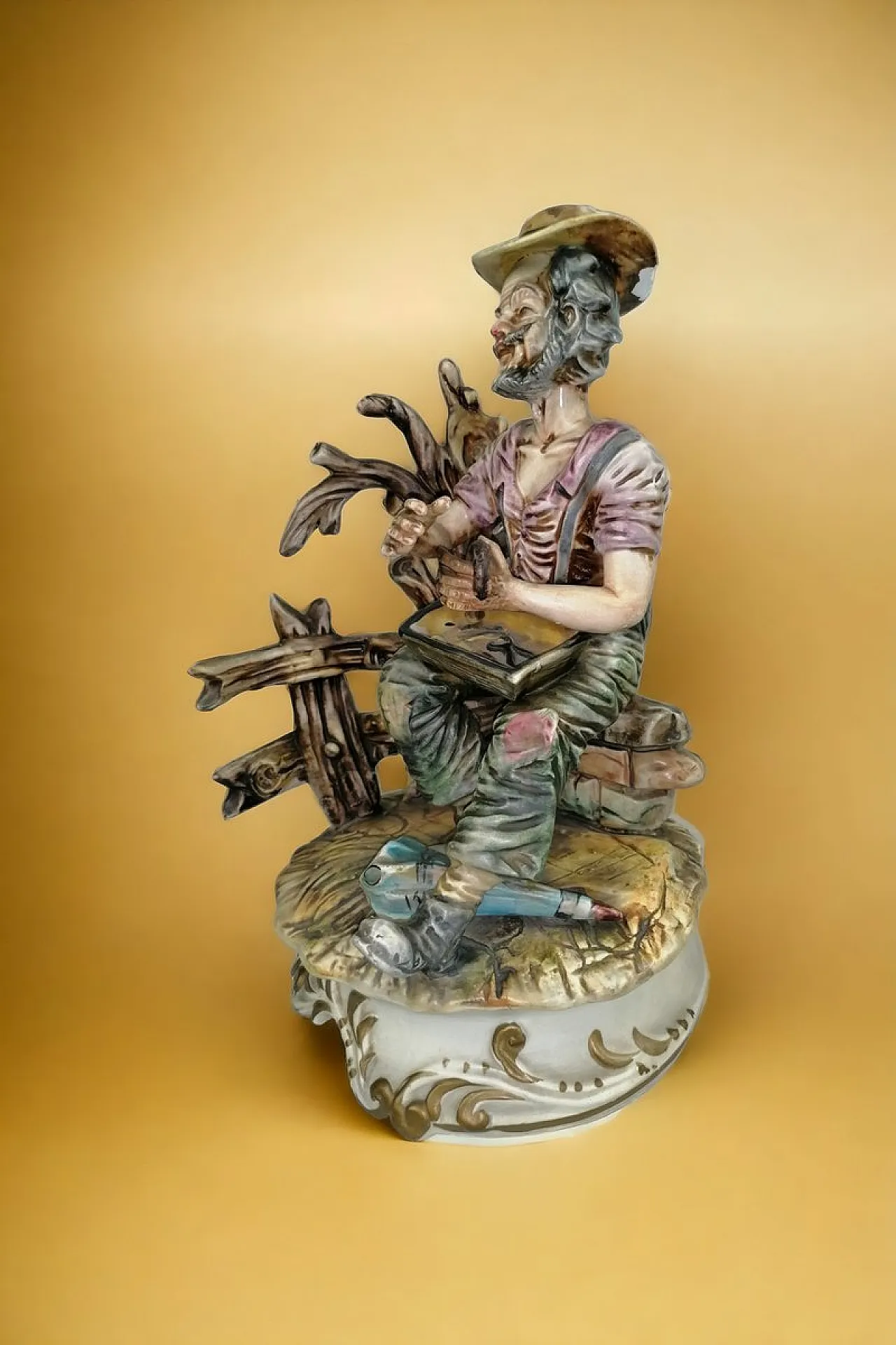 Statua di uomo con ombrello rotto di Capodimonte, anni '70 6