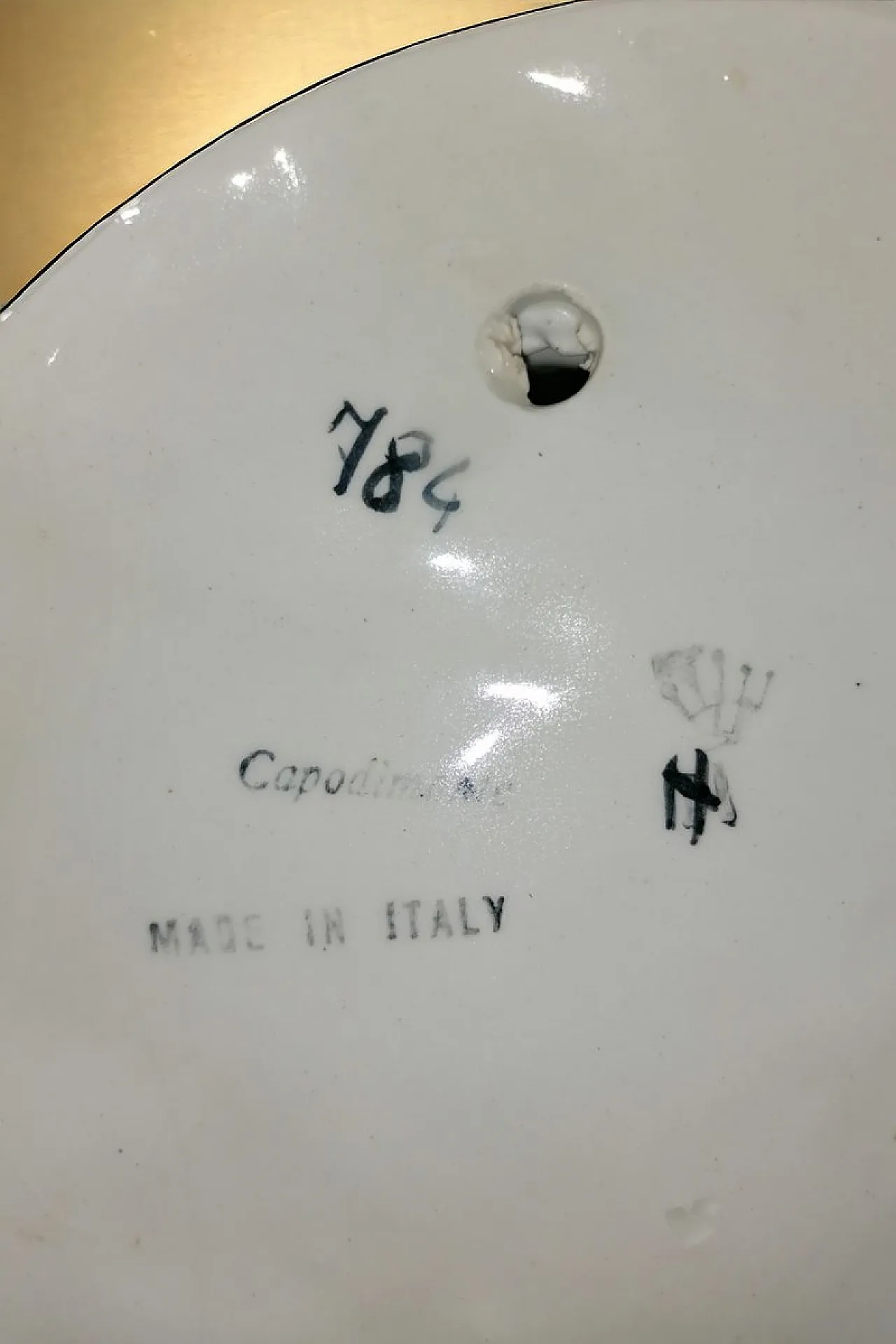 Statua di uomo con ombrello rotto di Capodimonte, anni '70 8