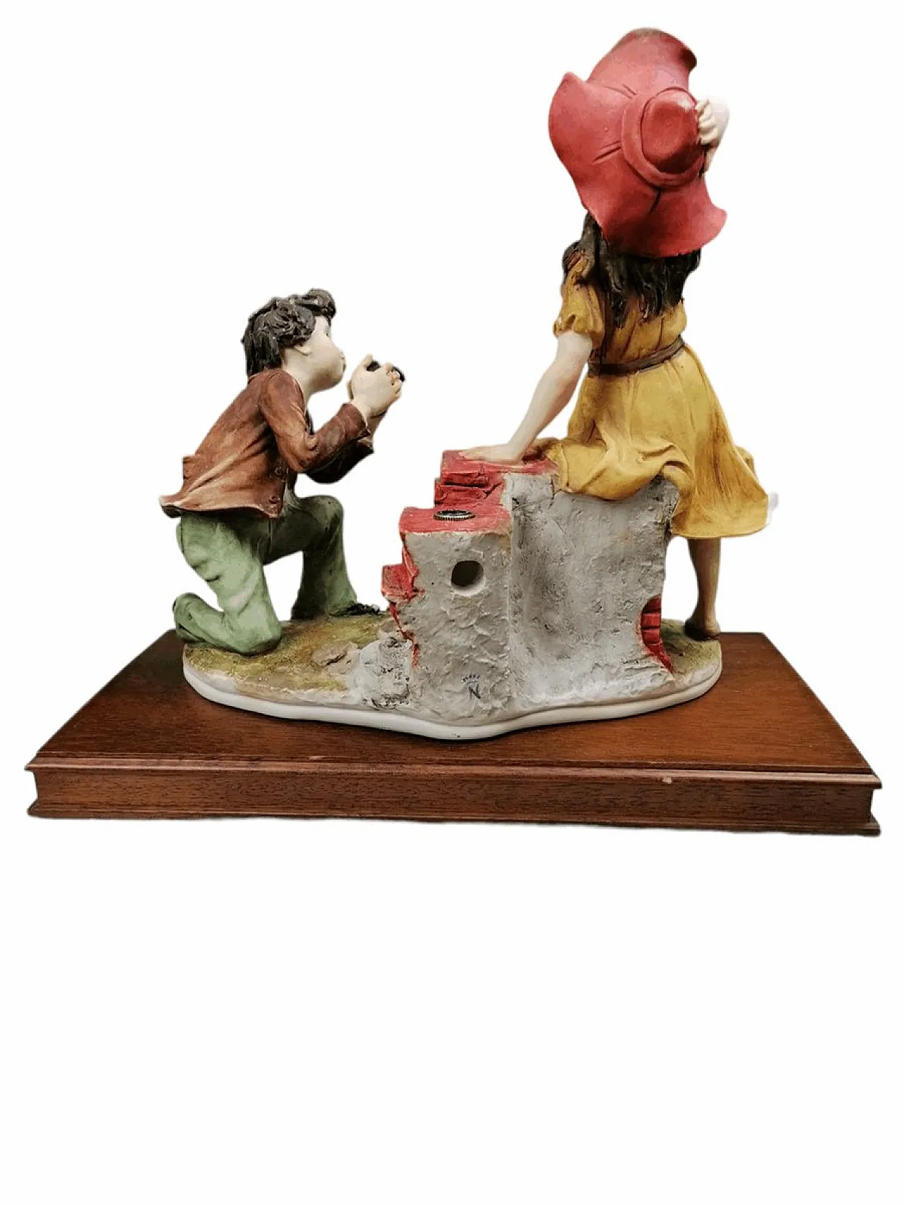 Statua Capodimonte con base in legno ragazzo di Giuseppe Armani, anni '70 4