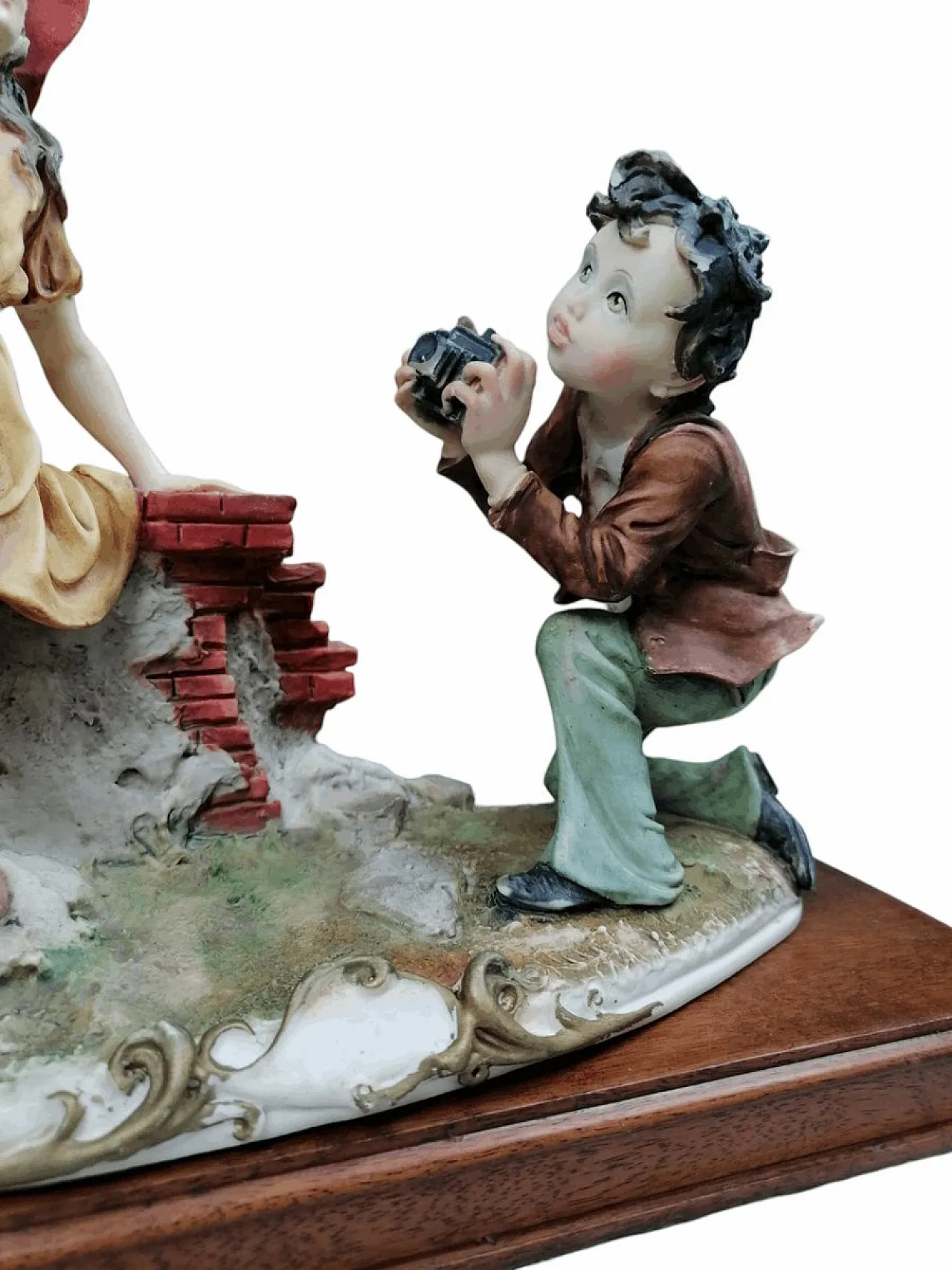Statua Capodimonte con base in legno ragazzo di Giuseppe Armani, anni '70 5