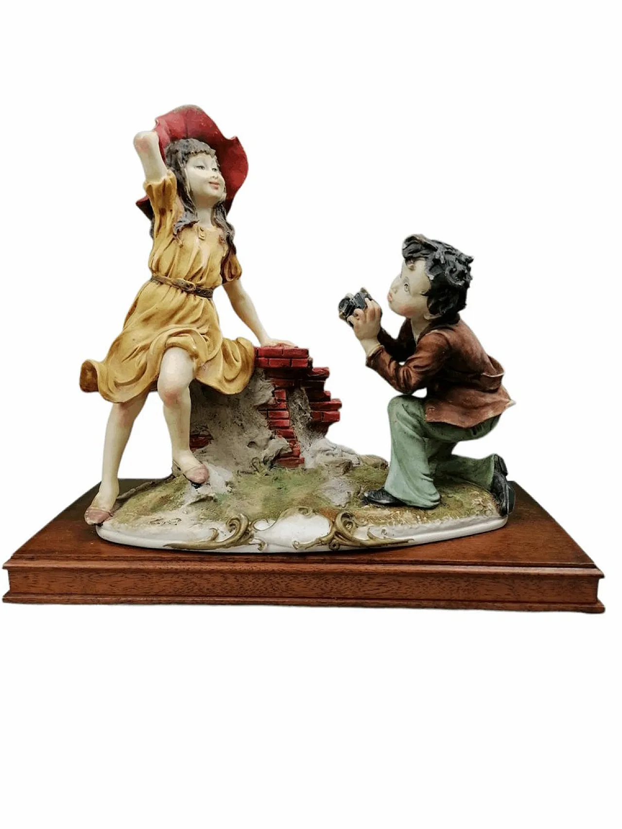 Statua Capodimonte con base in legno ragazzo di Giuseppe Armani, anni '70 7