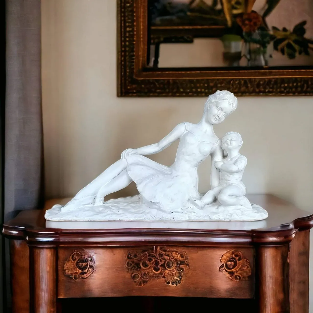 Statua di donna con bambino, anni '40 1