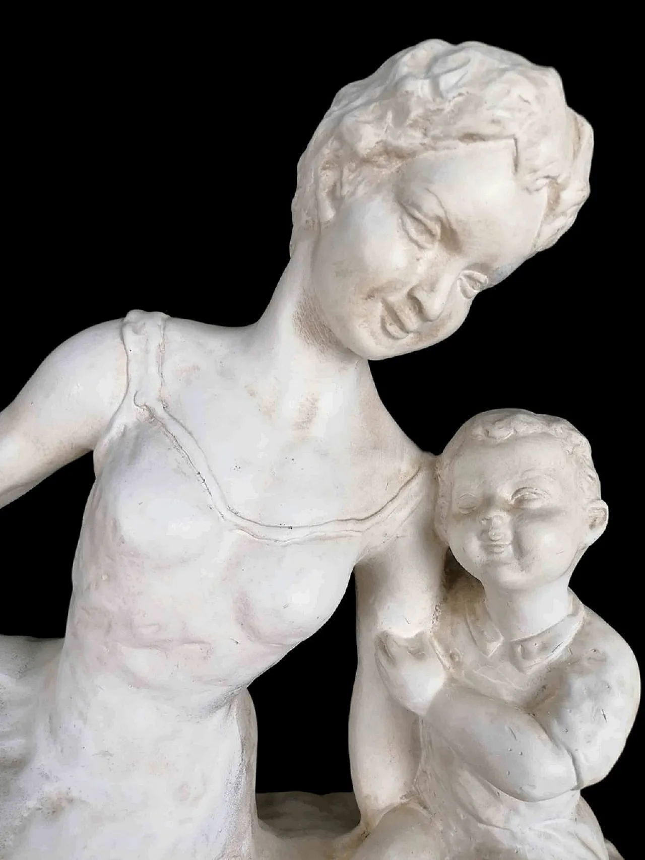 Statua di donna con bambino, anni '40 6