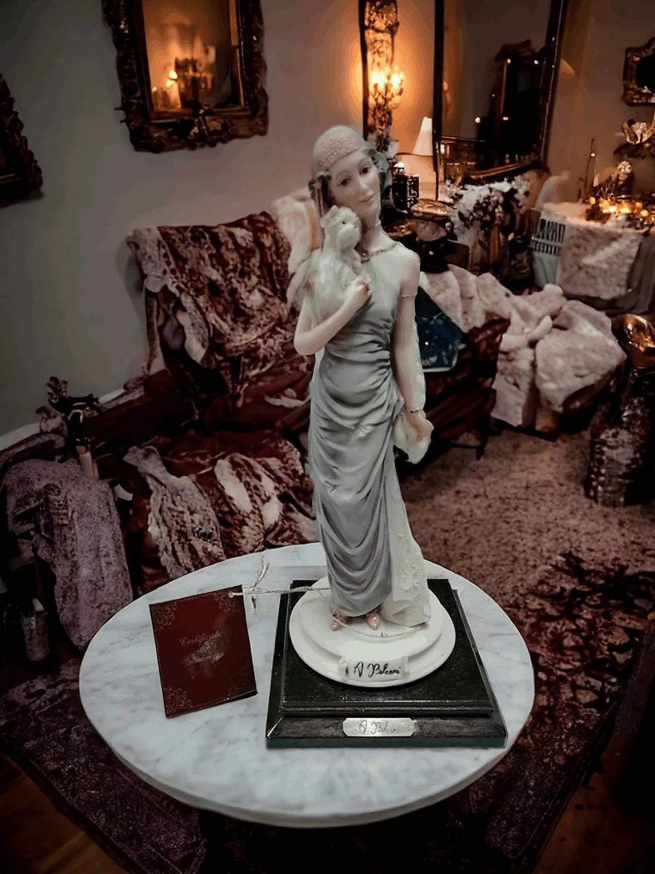 Statuetta dama con cane di A. Belcari per Capodimonte, anni '70 1