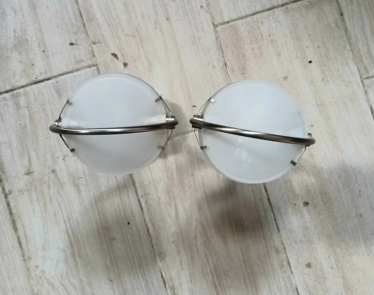 Pair of Nobi wall sconces by Fontana Arte, 90s 2