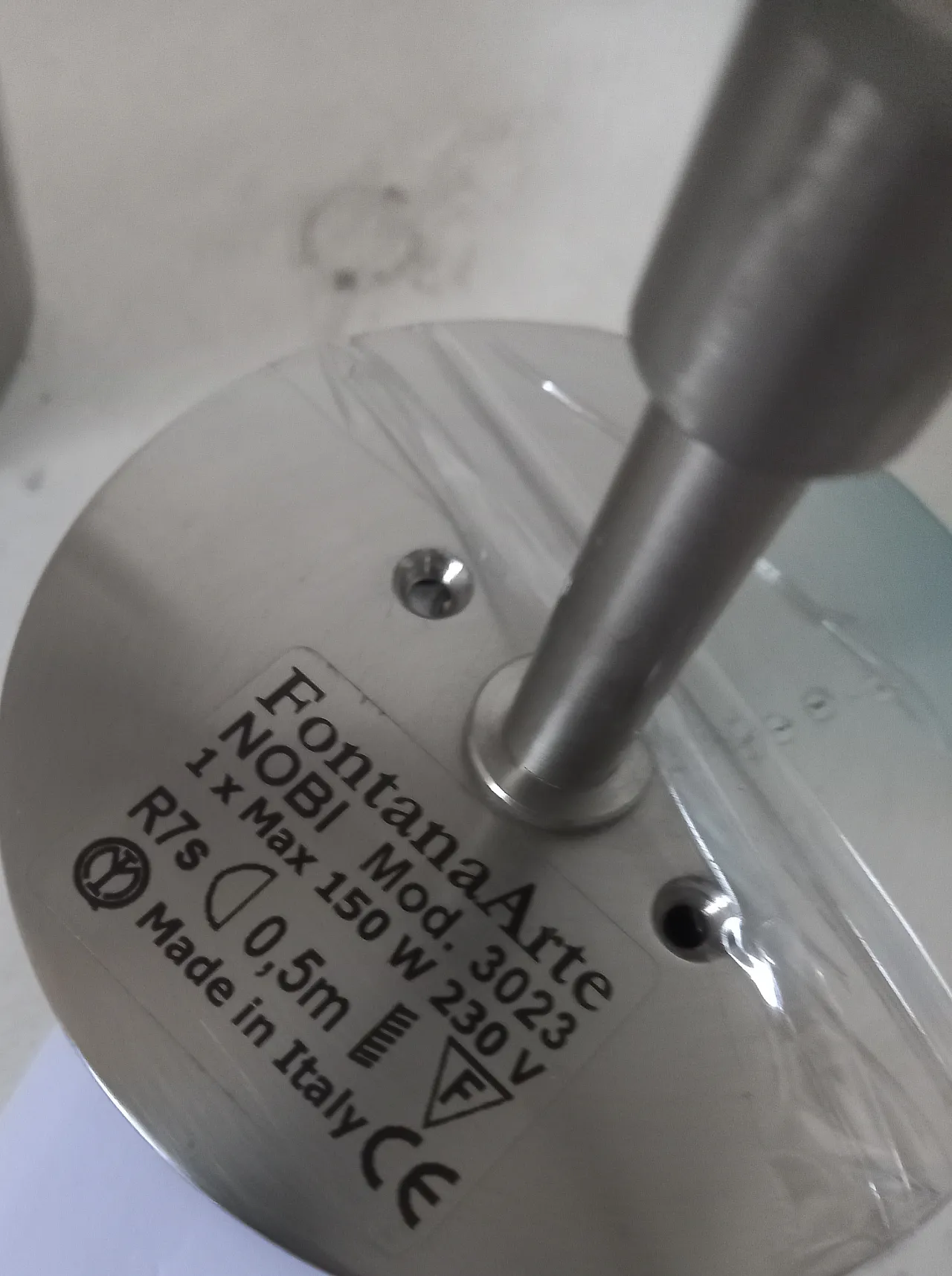 Pair of Nobi wall sconces by Fontana Arte, 90s 3