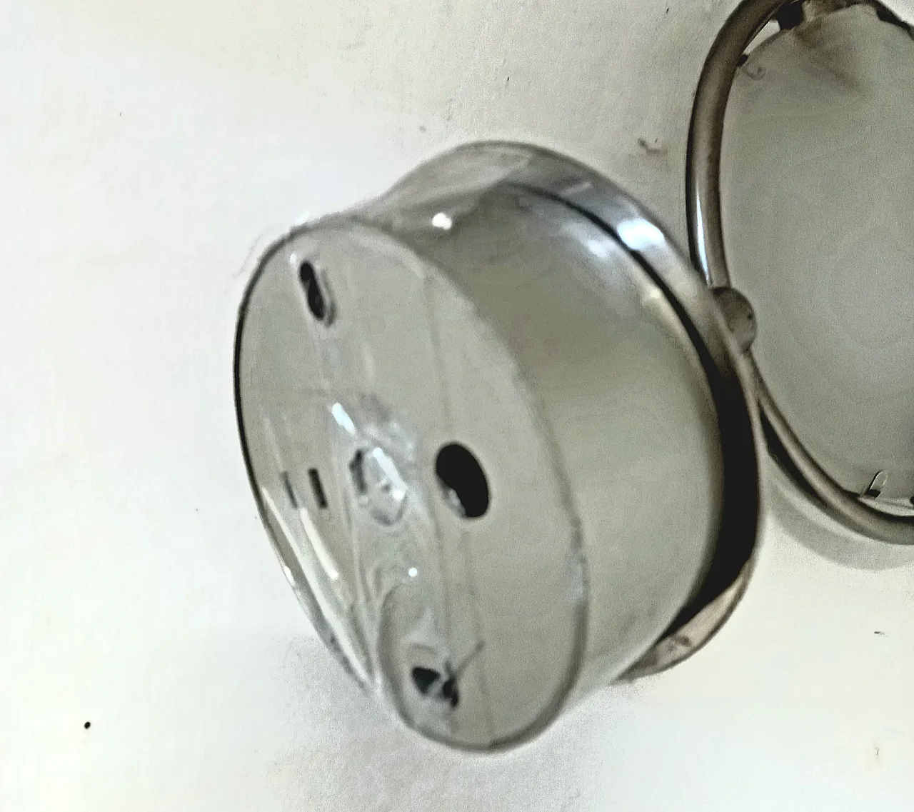 Pair of Nobi wall sconces by Fontana Arte, 90s 7