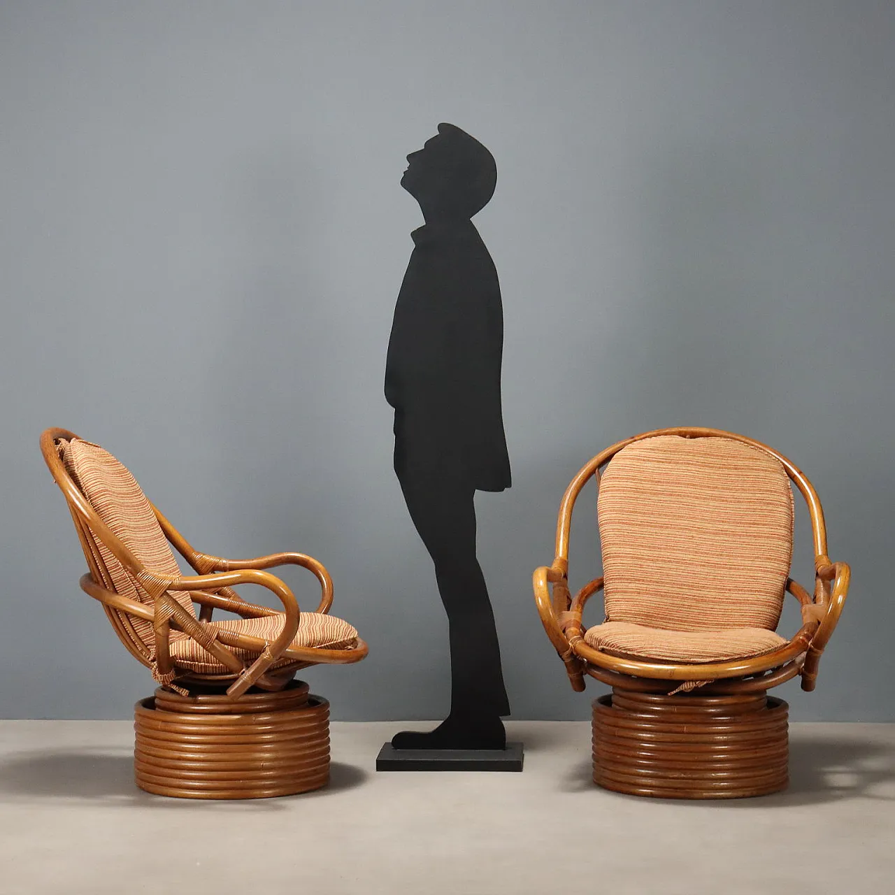 Coppia di poltrone girevoli in bambù, rattan e tessuto, '900 2