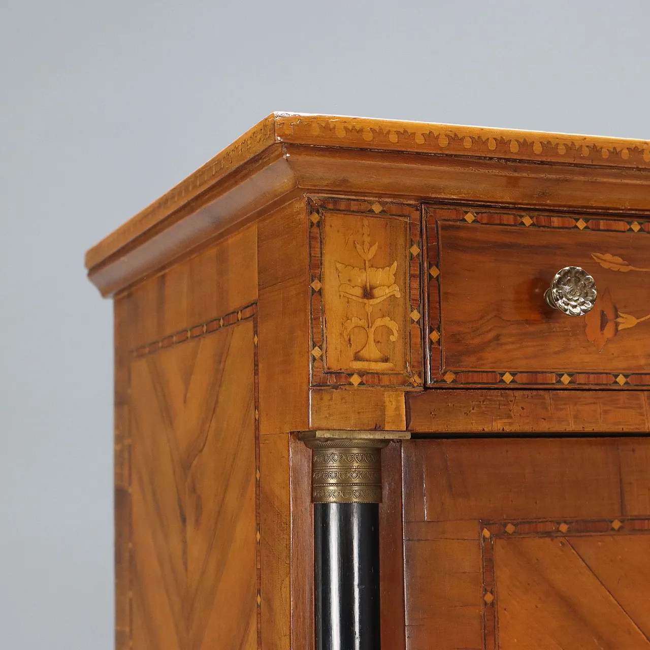 Secretaire stile Impero lastronato in noce con intarsi in acero, '900 4