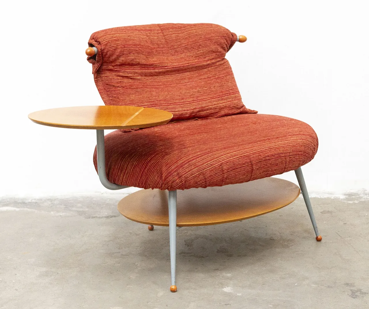 Poltrona con Tavolino e Portariviste 3