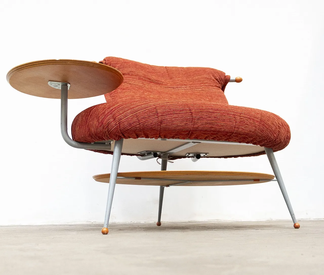 Poltrona con Tavolino e Portariviste 4