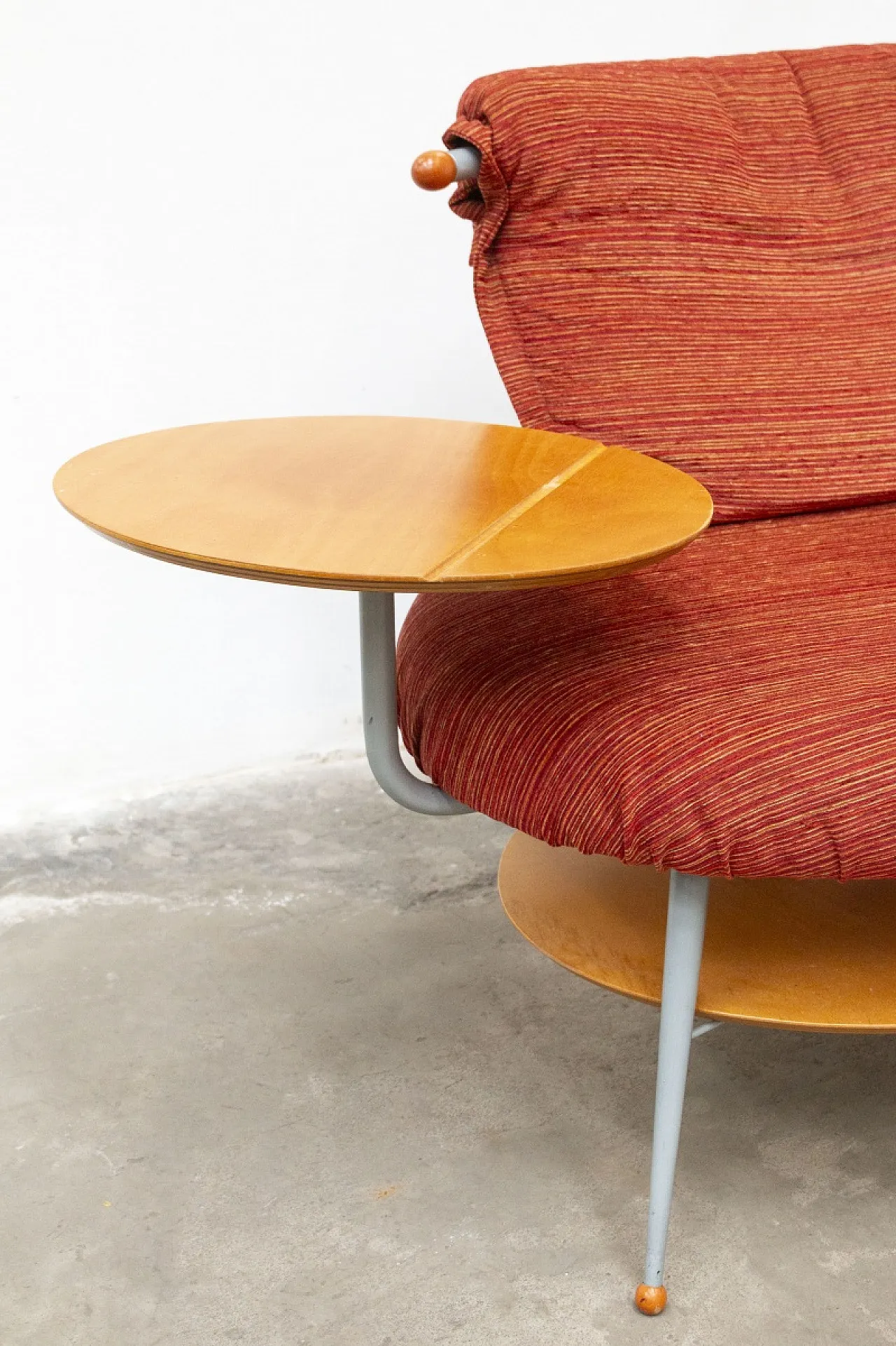 Poltrona con Tavolino e Portariviste 6