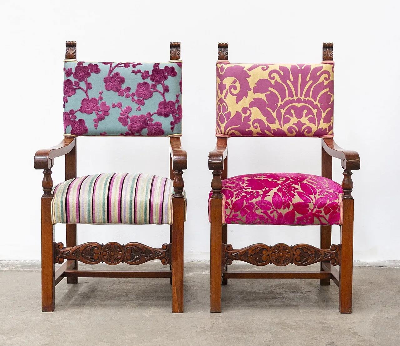 Pair of Renaissance style chairs, 2000s 1
