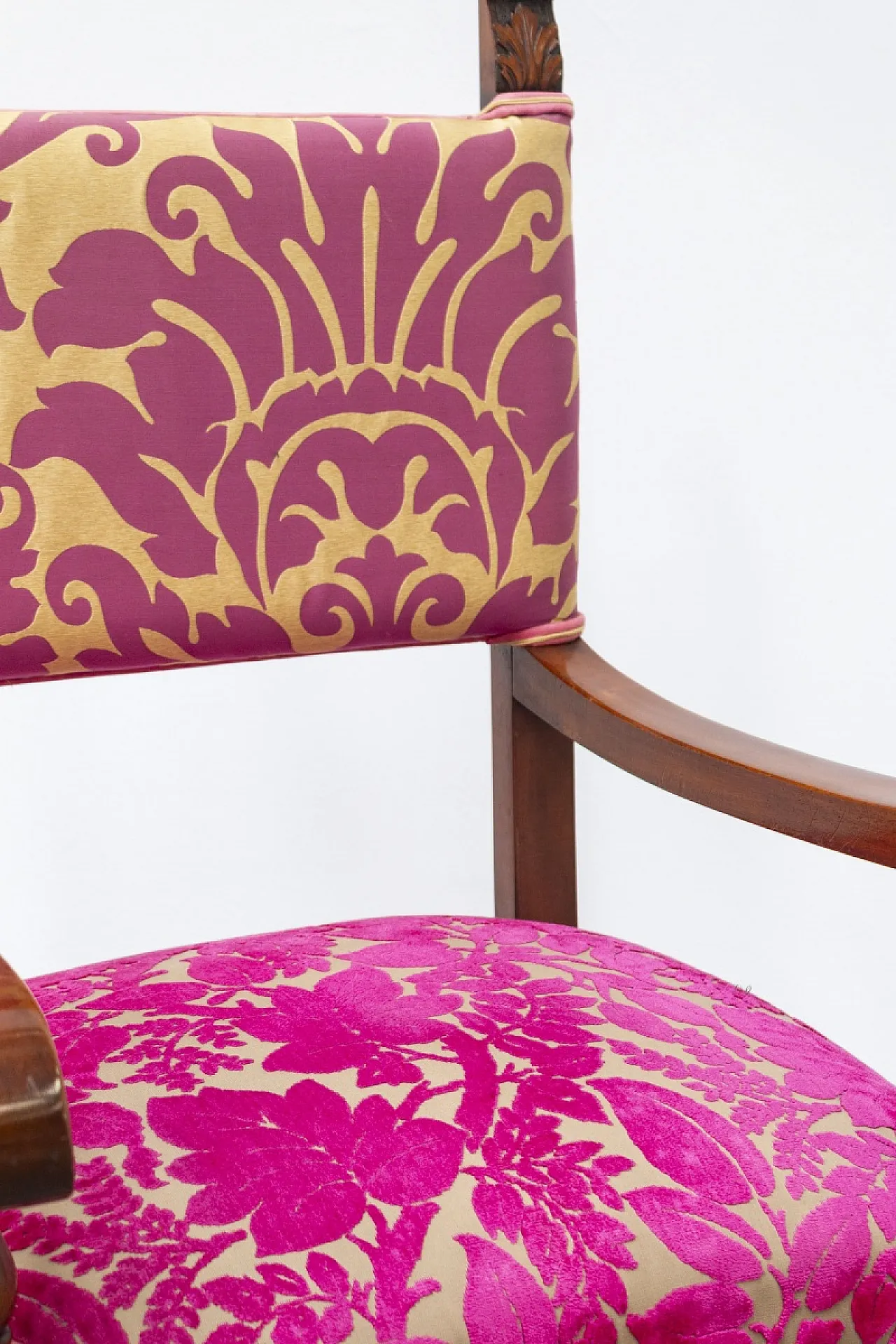 Pair of Renaissance style chairs, 2000s 10