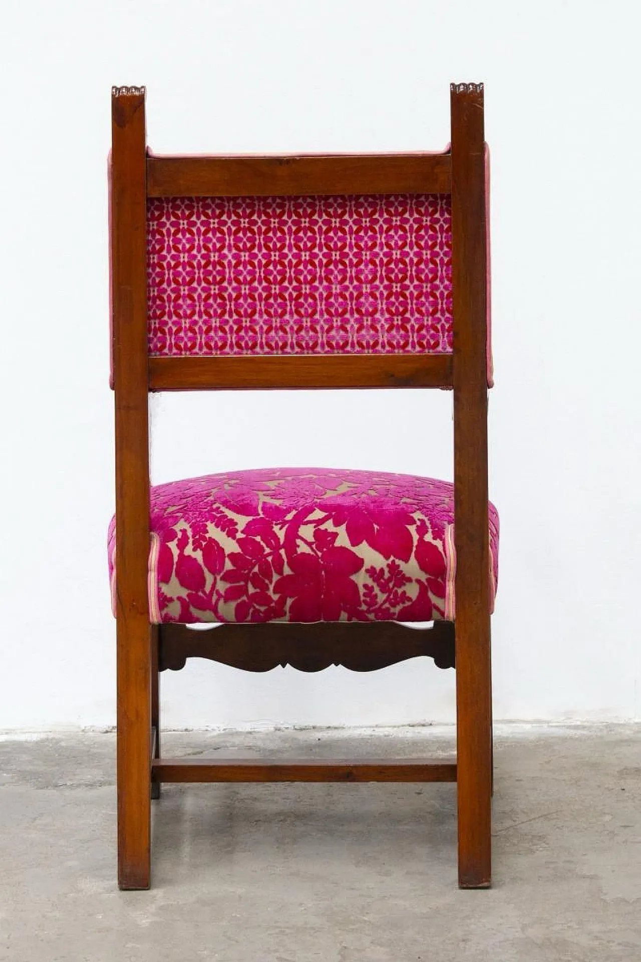 Pair of Renaissance style chairs, 2000s 16