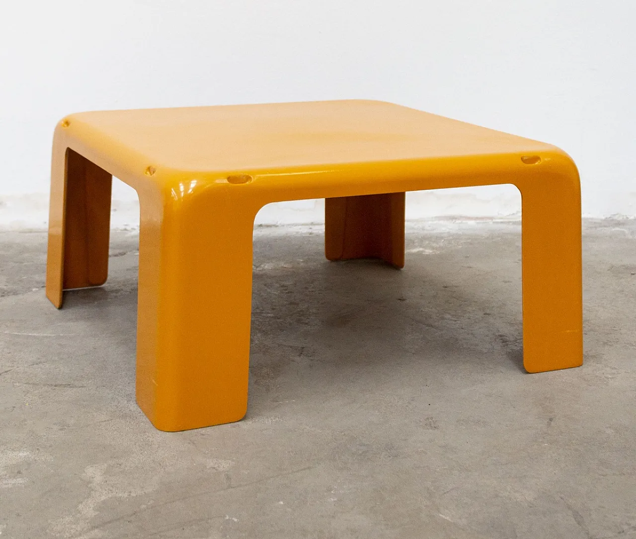 Coppia tavolini mod. 4 Gatti di Mario Bellini per C&B Italia, anni '70 13