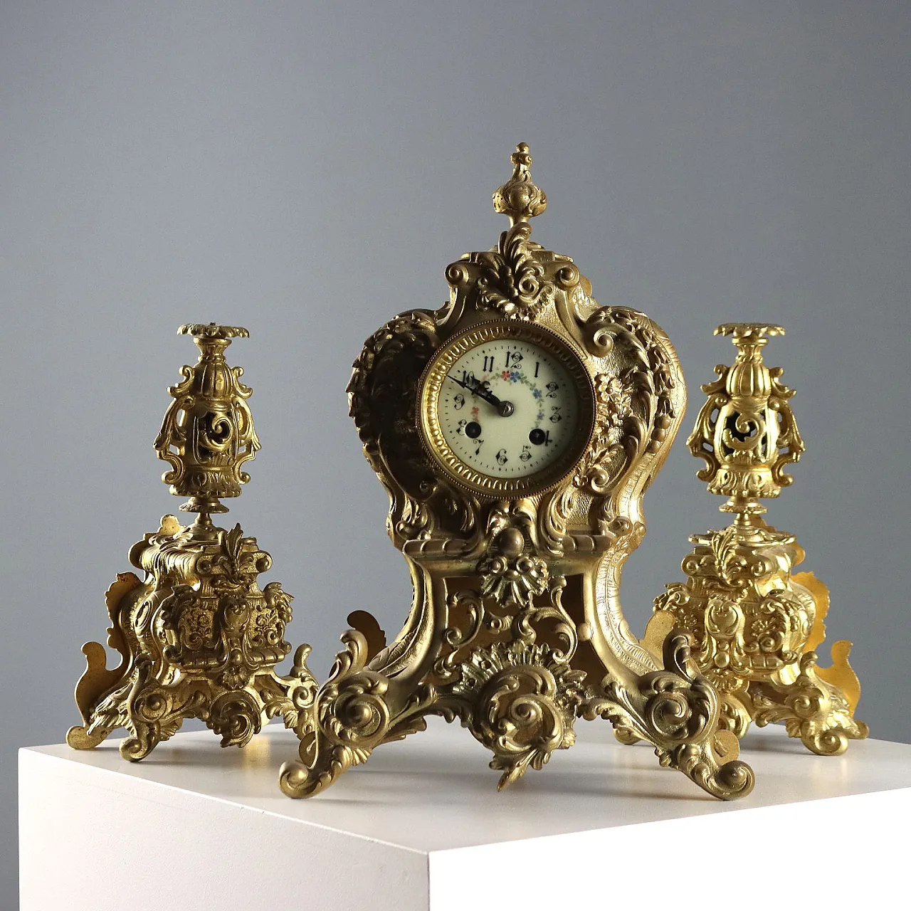 Triptych clock in gilded bronze and bevelled glass, 20th century 1
