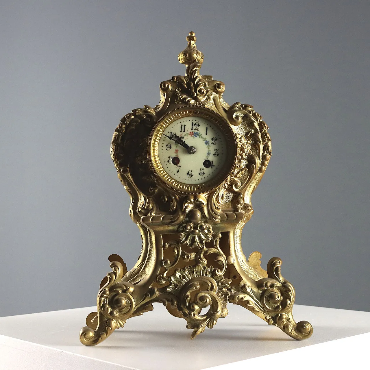 Triptych clock in gilded bronze and bevelled glass, 20th century 3