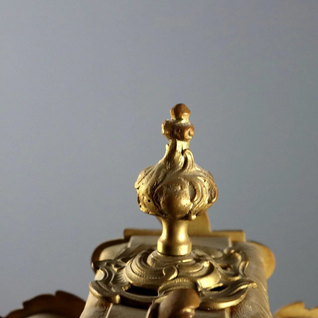 Triptych clock in gilded bronze and bevelled glass, 20th century 7