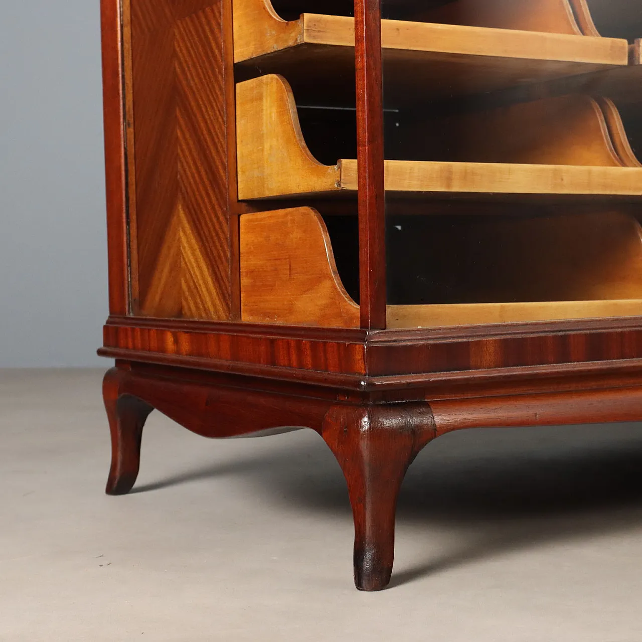Cabinet with mahogany frame and glass top, 20th century 9