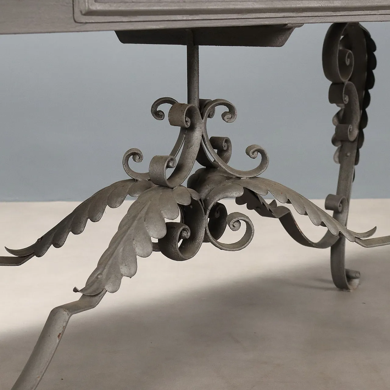 Tavolo in ferro con piano in marmo, '900 7