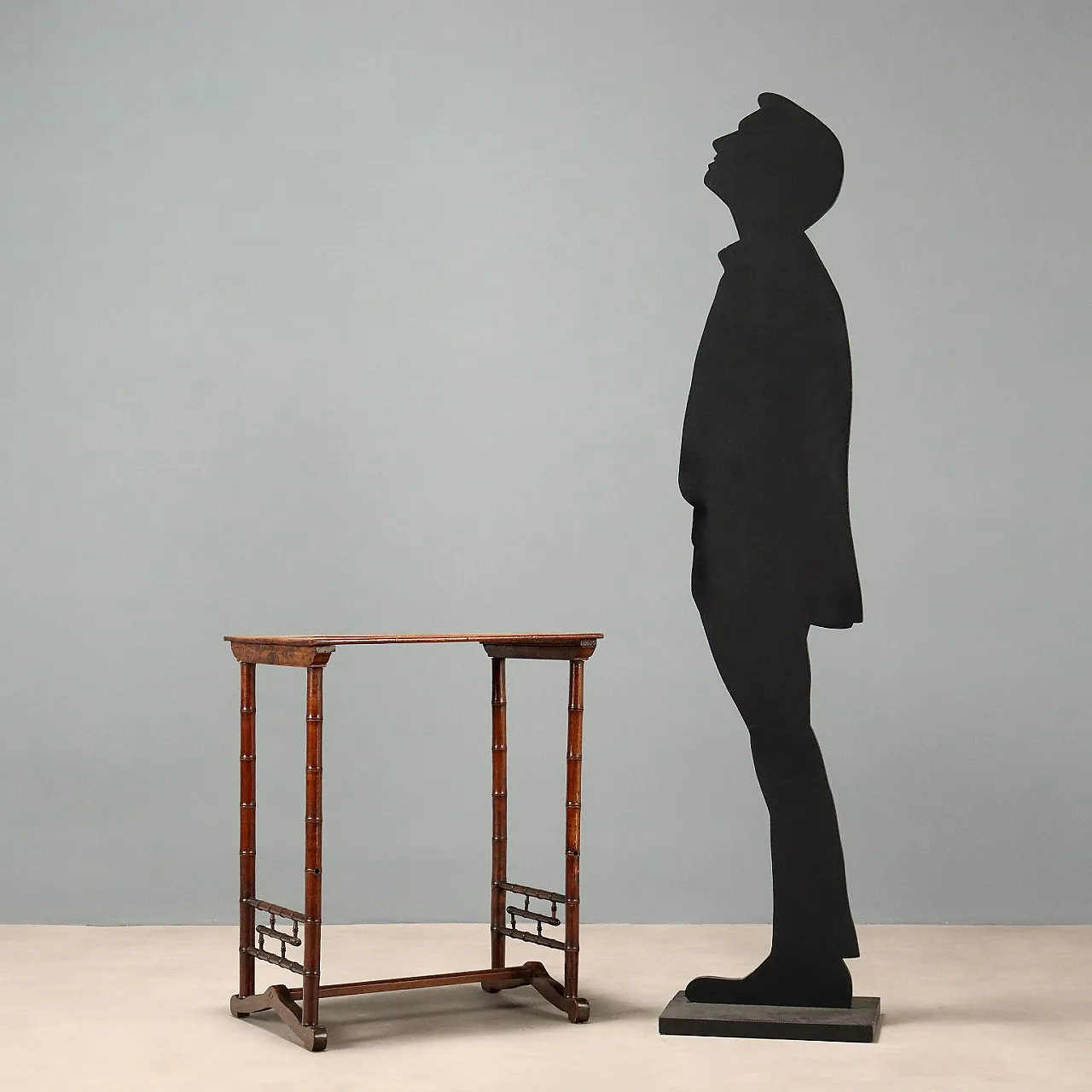 Maple coffee table with four legs carved in faux bamboo, 19th century 2