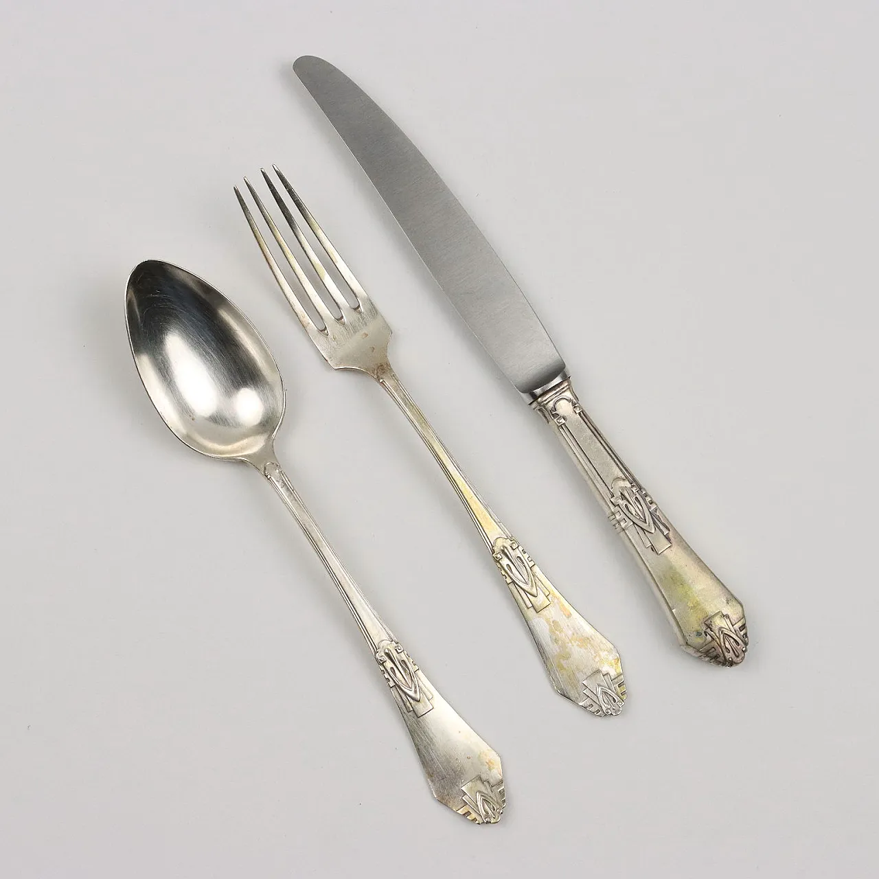 Servizio di posate in argento per sei con motivo in rilievo, '900 2