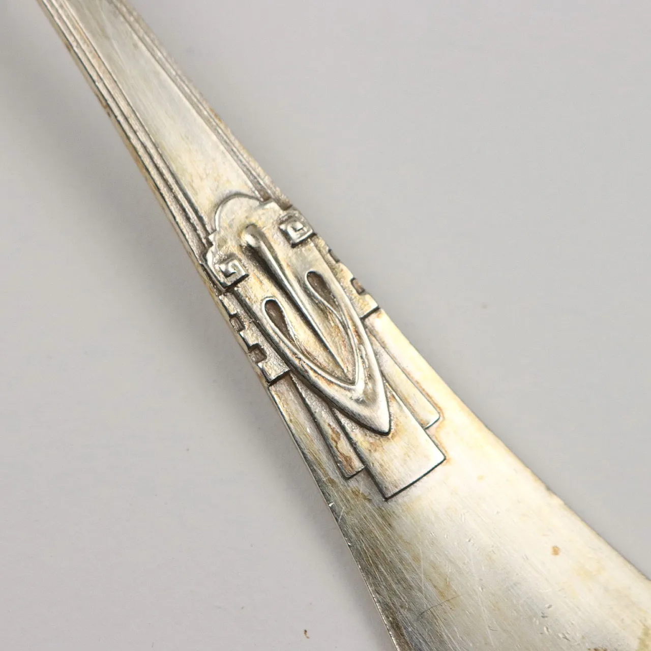 Servizio di posate in argento per sei con motivo in rilievo, '900 3