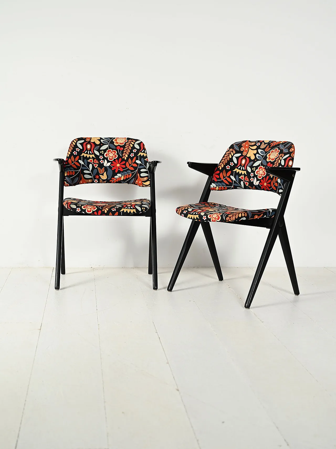 Pair of Triva armchairs by Bengt Ruda with floral upholstery, 60s 1