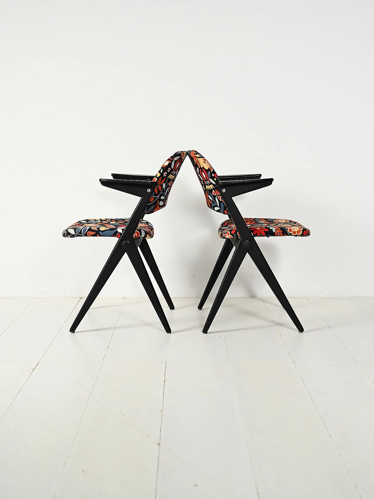 Pair of Triva armchairs by Bengt Ruda with floral upholstery, 60s 3