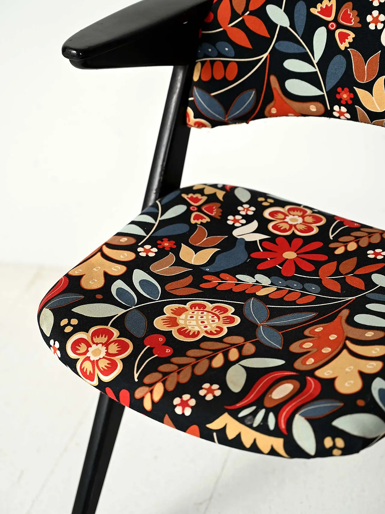 Pair of Triva armchairs by Bengt Ruda with floral upholstery, 60s 6