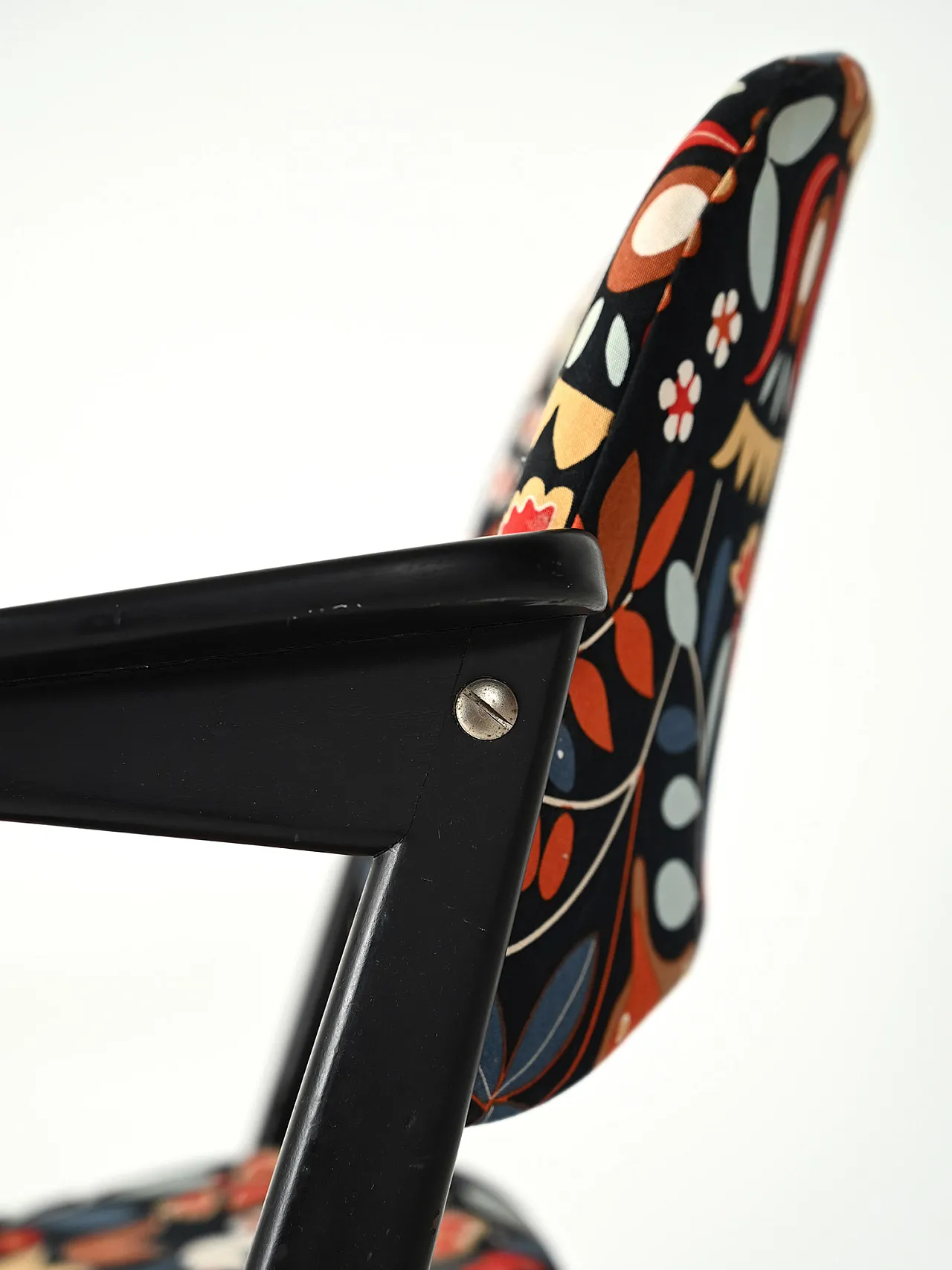 Pair of Triva armchairs by Bengt Ruda with floral upholstery, 60s 7