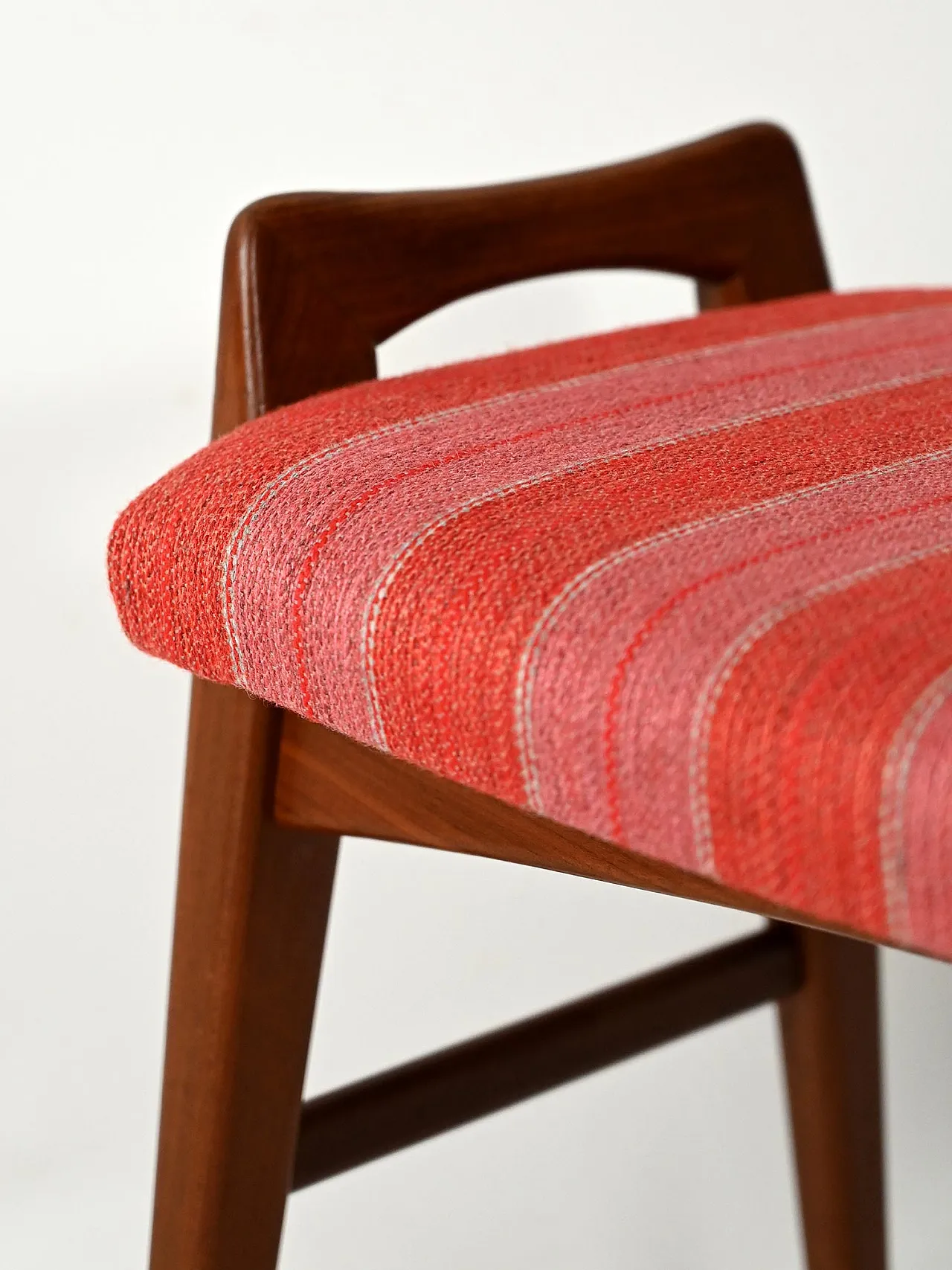 Sgabello scandinavo in teak di Svante Skogh 4