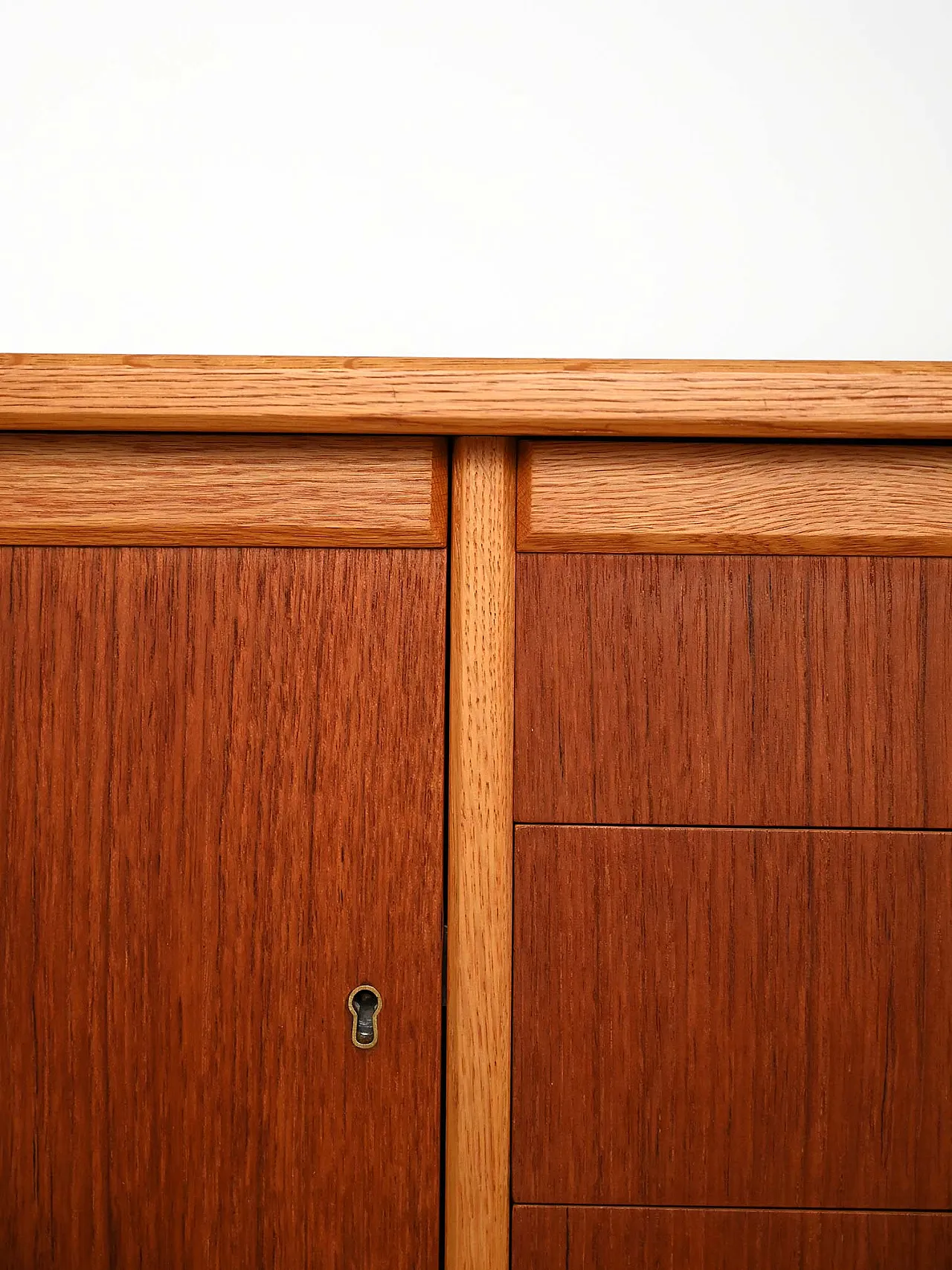 Sideboard scandinavo in teak e rovere 7