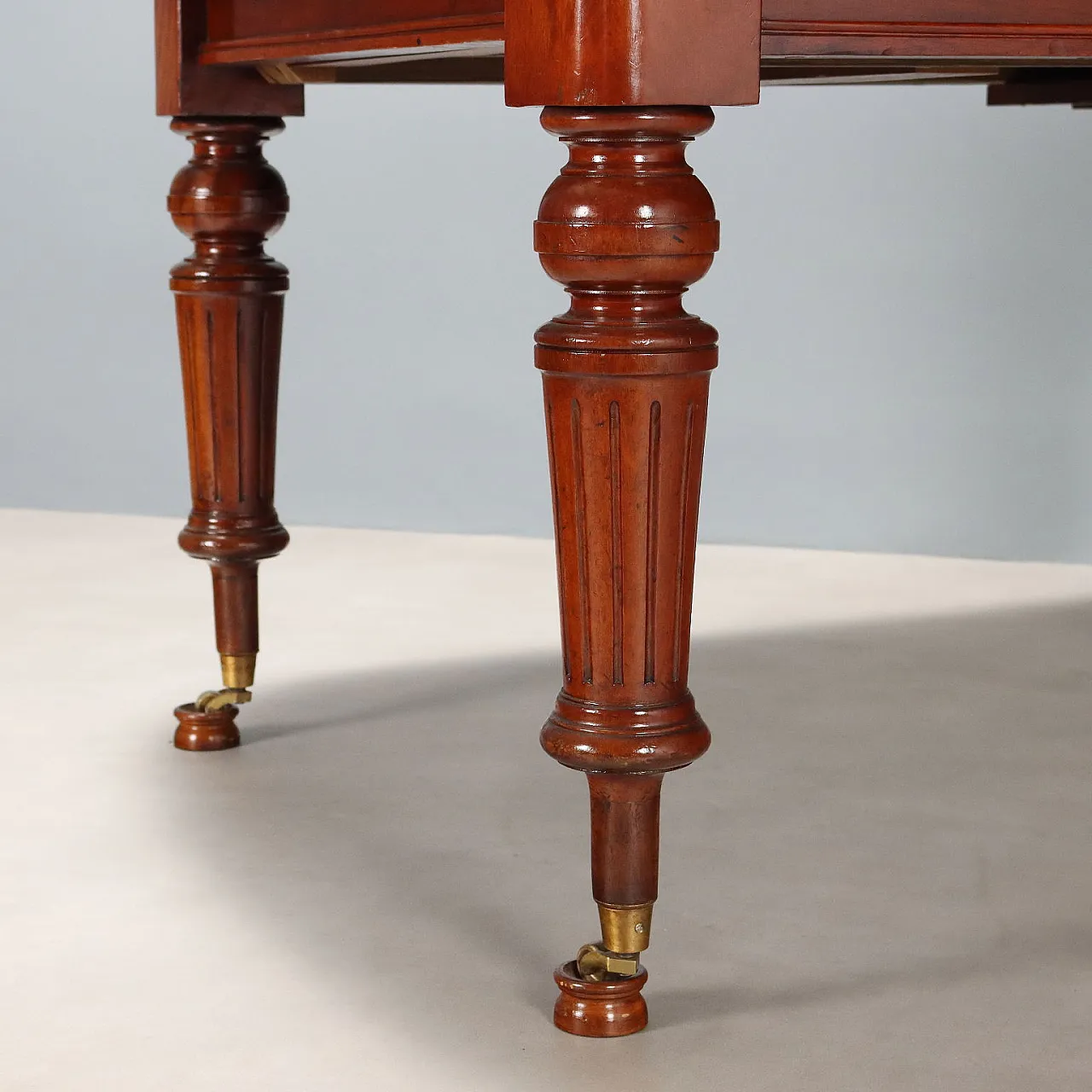 Extendable table in mahogany and brass, 19th century 8